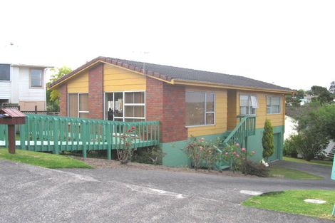 Photo of property in 1/4 Clare Place, Glenfield, Auckland, 0629