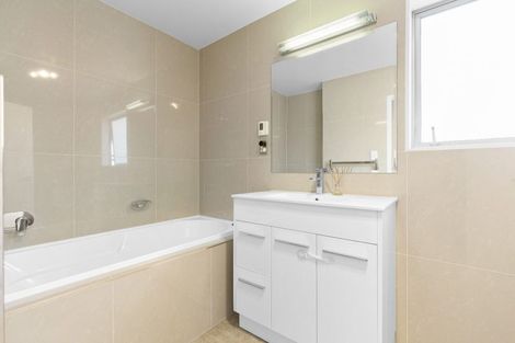 Photo of property in 21b Stamford Crescent, Flat Bush, Auckland, 2019