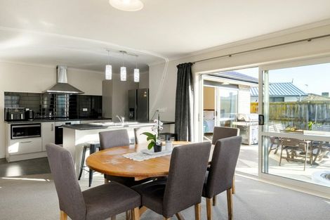 Photo of property in 9a Dover Road, St Andrews, Hamilton, 3200