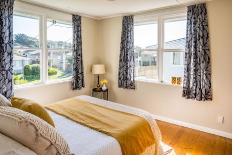 Photo of property in 7 Taupiri Crescent, Titahi Bay, Porirua, 5022