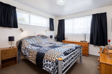 Photo of property in 9/2 Waterloo Place, Westown, New Plymouth, 4310