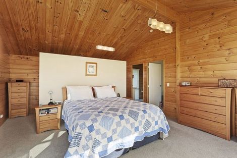 Photo of property in 136 Oraha Road, Kumeu, 0892