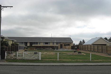 Photo of property in 70 Parsonage Road, Waimate, 7978