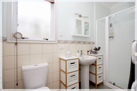 Photo of property in 54 Kawiu Road, Levin, 5510