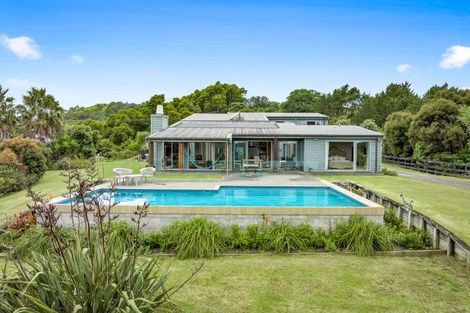 Photo of property in 923 Takatu Road, Tawharanui Peninsula, Warkworth, 0986