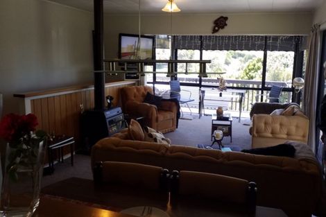 Photo of property in 4 Seaview Road, Cable Bay, 0420