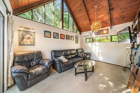 Photo of property in 42 Amapur Drive, Khandallah, Wellington, 6035