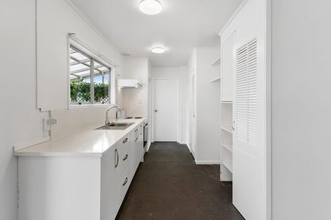Photo of property in 43 Frobisher Way, Clendon Park, Auckland, 2103