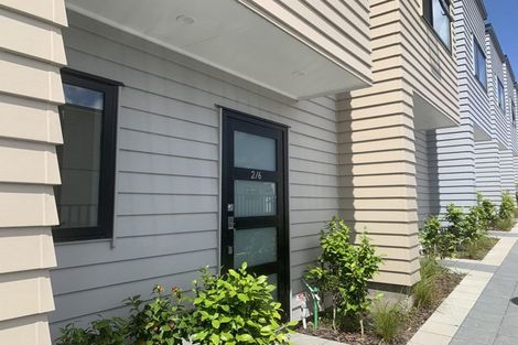 Photo of property in 2/6 South Pacific Place, Henderson, Auckland, 0612