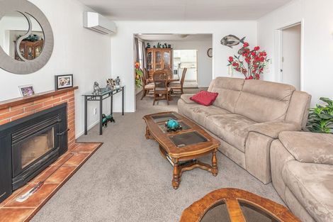 Photo of property in 25 Alexandra Street, Marton, 4710