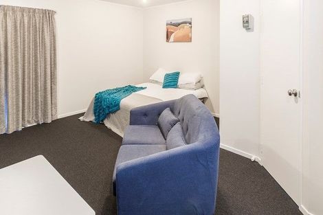 Photo of property in 35 Jones Crescent, Melville, Hamilton, 3206