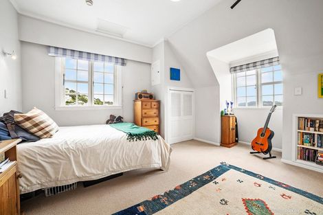 Photo of property in 50 Rodrigo Road, Kilbirnie, Wellington, 6022