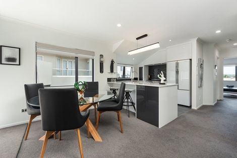 Photo of property in 4b Sunbrae Grove, Mount Maunganui, 3116