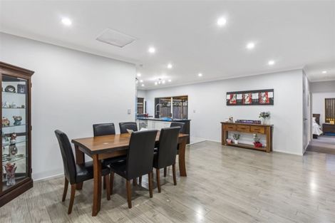 Photo of property in 2 Stamford Crescent, Flat Bush, Auckland, 2019