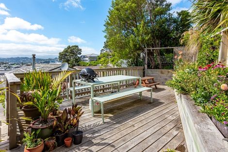 Photo of property in 21 Upper Bourke Street, Kilbirnie, Wellington, 6022