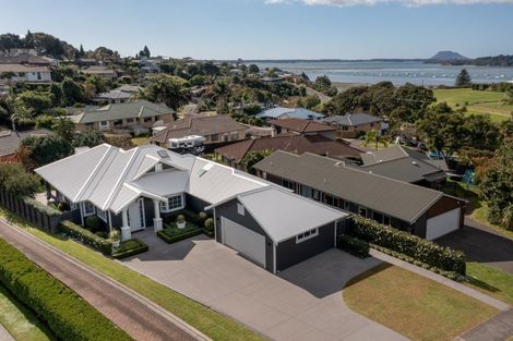 Photo of property in 11 Owen Place, Omokoroa, 3114