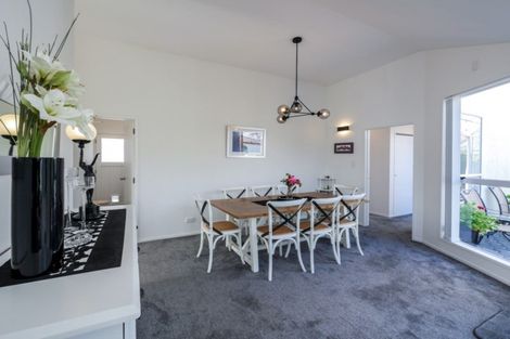 Photo of property in 2 Kings Avenue, South Dunedin, Dunedin, 9012