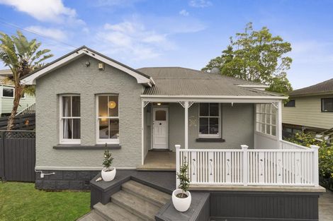 Photo of property in 13 South Lynn Road, Titirangi, Auckland, 0604