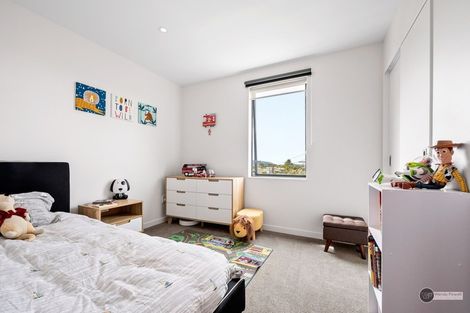 Photo of property in 15/6 Oswald Crescent, Paparangi, Wellington, 6037