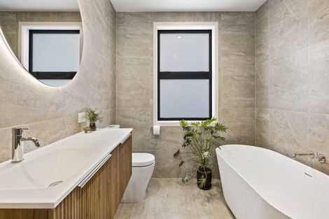 Photo of property in 8 Mooring Way, One Tree Point, 0118