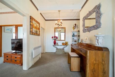 Photo of property in 10 Furlong Street, Hawera, 4610