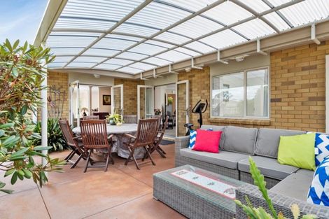 Photo of property in 16 Meadowviews Drive, Welcome Bay, Tauranga, 3112