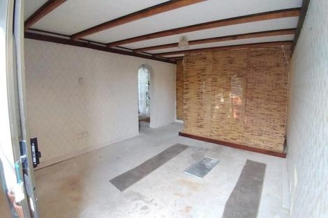 Photo of property in 2/9 Seaton Road, Murrays Bay, Auckland, 0630