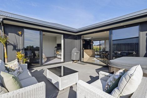 Photo of property in 15 Desmond Place, Bell Block, New Plymouth, 4312