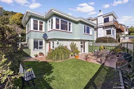 Photo of property in 137 Severn Street, Island Bay, Wellington, 6023