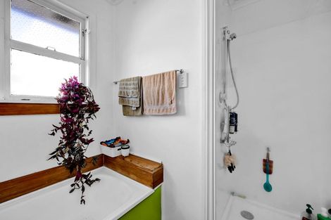 Photo of property in 100 Stanners Street, Eltham, 4322