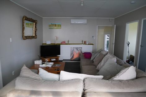 Photo of property in 18a Titoki Road, Waikanae Beach, Waikanae, 5036