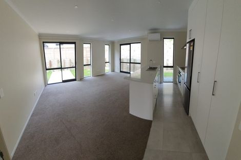 Photo of property in 10 Grapnel Lane, Whitby, Porirua, 5024