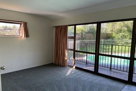 Photo of property in 24 Bond Crescent, Forrest Hill, Auckland, 0620