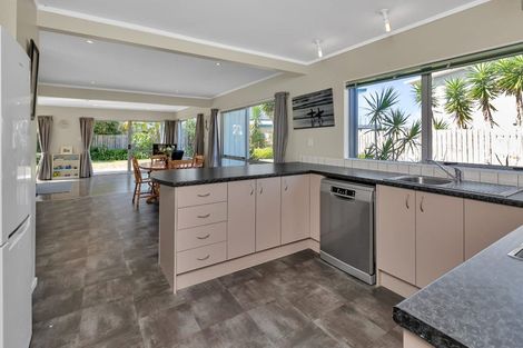 Photo of property in 94a Bream Bay Drive, Ruakaka, 0116