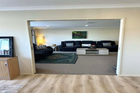 Photo of property in 42 Peter Hall Drive, Kelvin Grove, Palmerston North, 4414