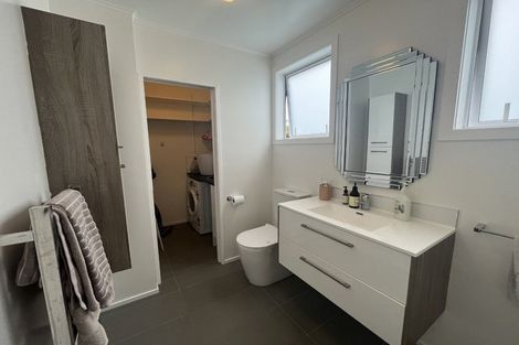 Photo of property in 97 Kahu Road, Paremata, Porirua, 5024