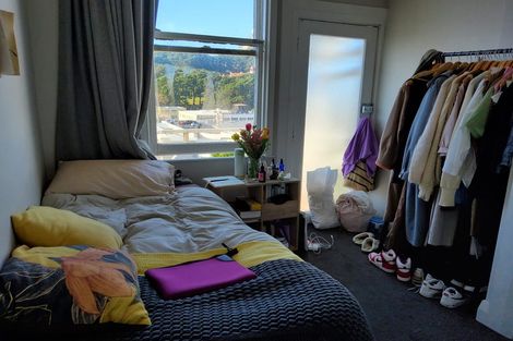 Photo of property in 129 Tasman Street, Mount Cook, Wellington, 6021