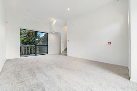 Photo of property in 4/2 Swan Hill Drive, Glen Eden, Auckland, 0602
