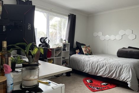 Photo of property in 8 Advene Road, Cockle Bay, Auckland, 2014