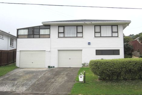 Photo of property in 20 Oswald Crescent, Paparangi, Wellington, 6037