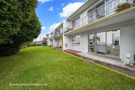 Photo of property in 3/45 Blockhouse Bay Road, Avondale, Auckland, 1026