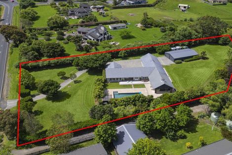 Photo of property in 21 Koraha Road, Kumeu, 0892