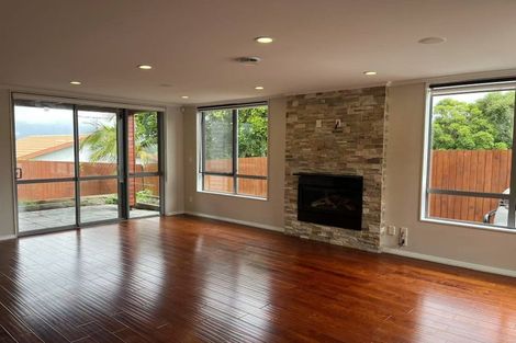 Photo of property in 436a East Coast Road, Windsor Park, Auckland, 0630