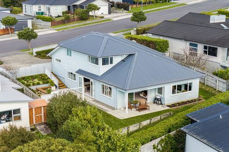 Photo of property in 135 Endeavour Drive, Whitby, Porirua, 5024