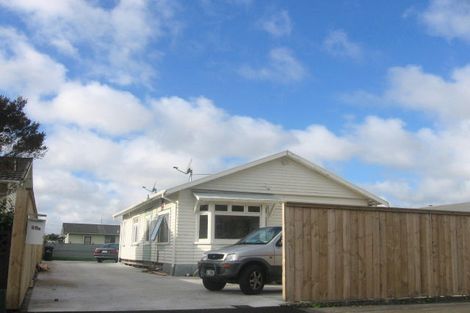 Photo of property in 99 Shamrock Street, Takaro, Palmerston North, 4412