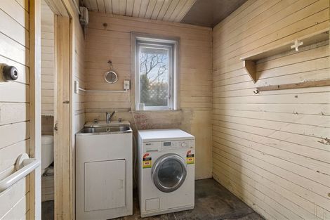 Photo of property in 122 Memorial Avenue, Burnside, Christchurch, 8053