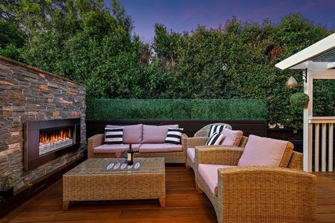 Photo of property in 1/36 Seaview Road, Castor Bay, Auckland, 0620