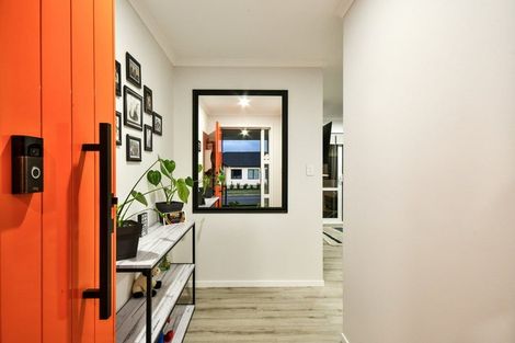 Photo of property in 2 Peacock Place, Pokeno, 2402