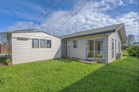 Photo of property in 15 Leander Place, Milson, Palmerston North, 4414