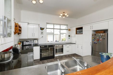 Photo of property in 2 Fagan Street, Sanson, 4817